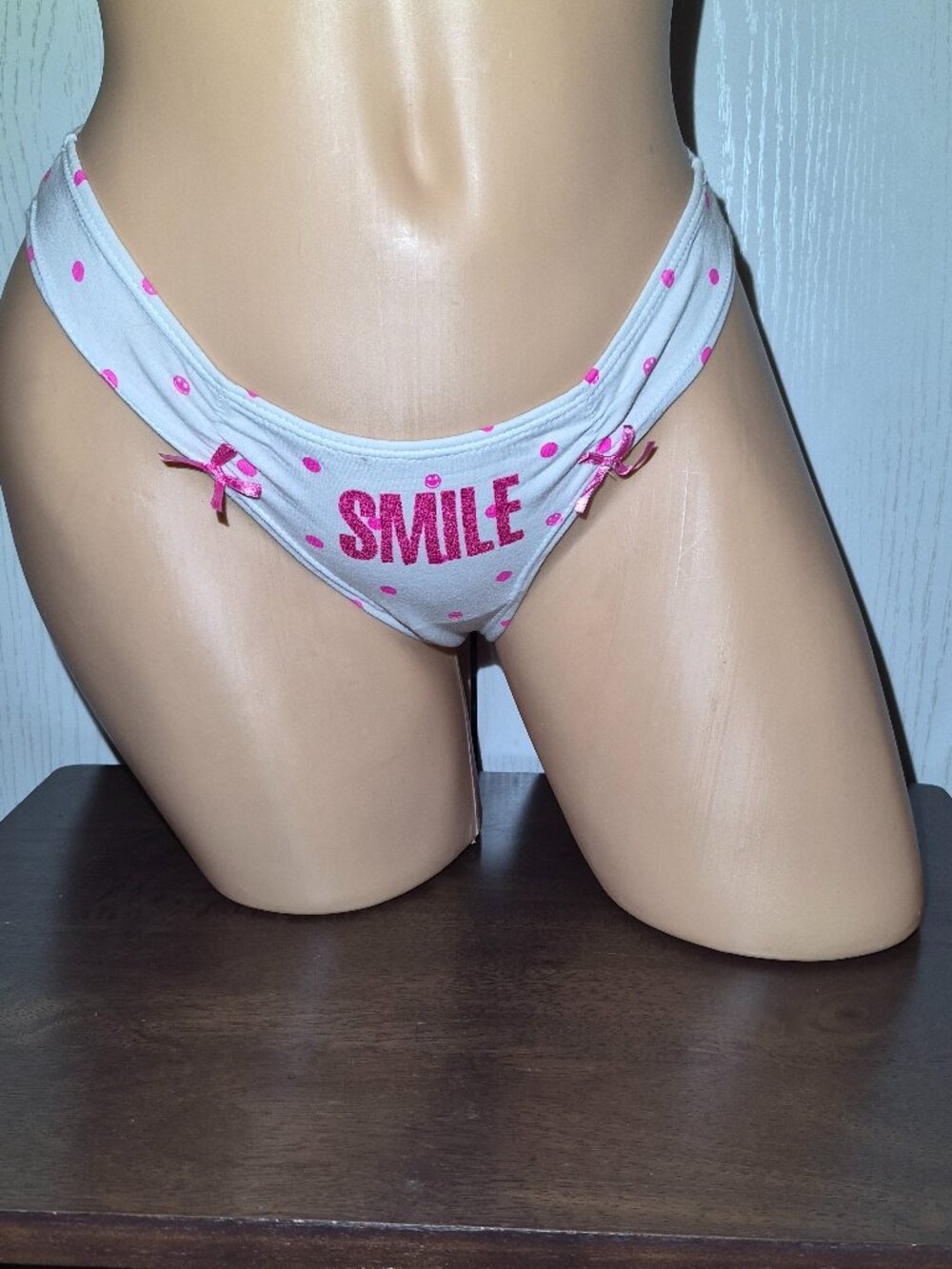 Victoria's Secret Thong Panties. New with Tags Size Medium.